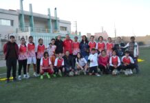 Orihuela-Frauenfußballdelegation stärkt den Sport in Marokko Ziel des Besuchs war es, den Frauenfußball zu fördern und Sportgeräte in ländliche Gebiete zu liefern.