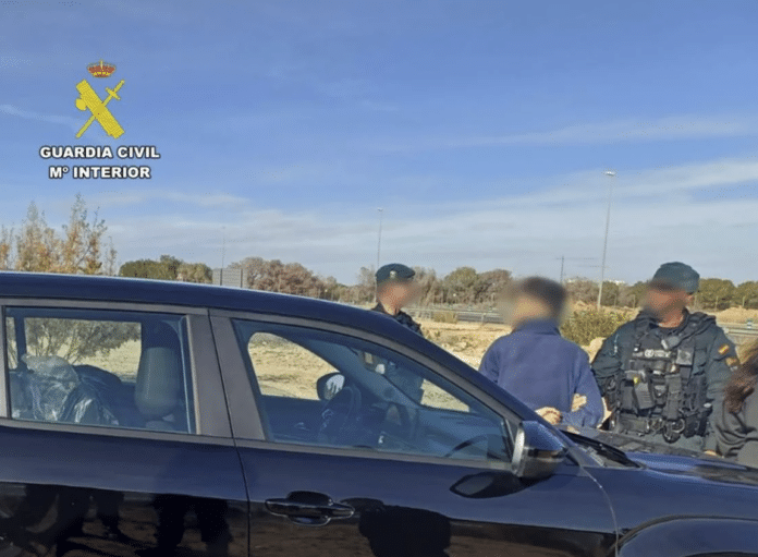 On January 20, officers from the Torrevieja Citizen Security Unit (USECIC) stopped a suspicious vehicle during a checkpoint.