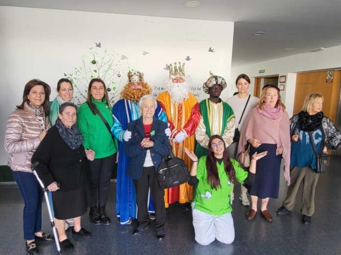 Seniors in Pilar de la Horadada experienced a joyful and engaging Christmas season, marked by a variety of activities that fostered connection and celebration.