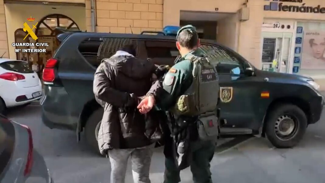 2025_op_teren_larioja_02 Durch die Analyse der Beweise und Zeugenaussagen kamen die Behörden zu dem Schluss, dass der Mord durch den Diebstahl von Geld und Drogen motiviert war.