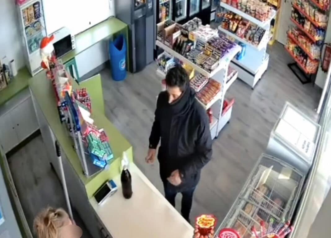 Die Suche nach dem Verdächtigen war schnell erfolgreich, als die Beamten ihn als einen Einwohner von Pliego mit einem langen Vorstrafenregister identifizierten.