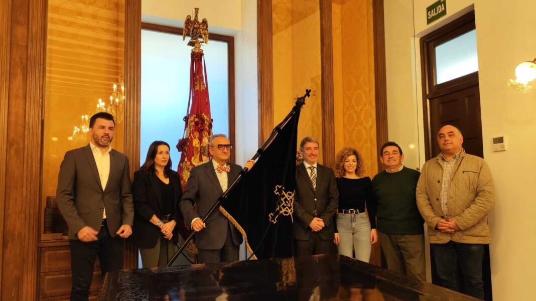 In 2025, Dr. Amadeo Valoria Martínez, a psychiatrist and esteemed member of the Orihuela community, has been selected for this honor.