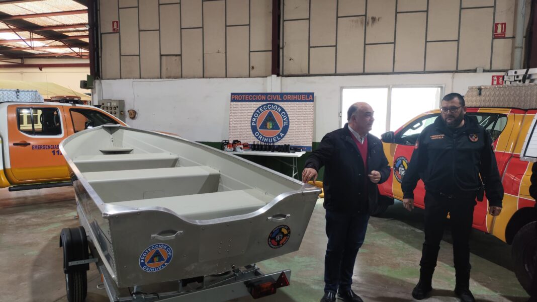 Andúgar explained that "a new aluminium boat has been acquired, allowing navigation in contaminated waters while reducing the risk of punctures.