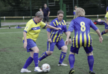 « Appel à tous les clubs de football ambulant ! Nous voulions vous faire part de la très excitante nouvelle de la formation de l'équipe espagnole de football féminin de marche pour représenter le pays dans les futurs tournois, qui comprendra une équipe de plus de 40 ans et une de plus de 50 ans.