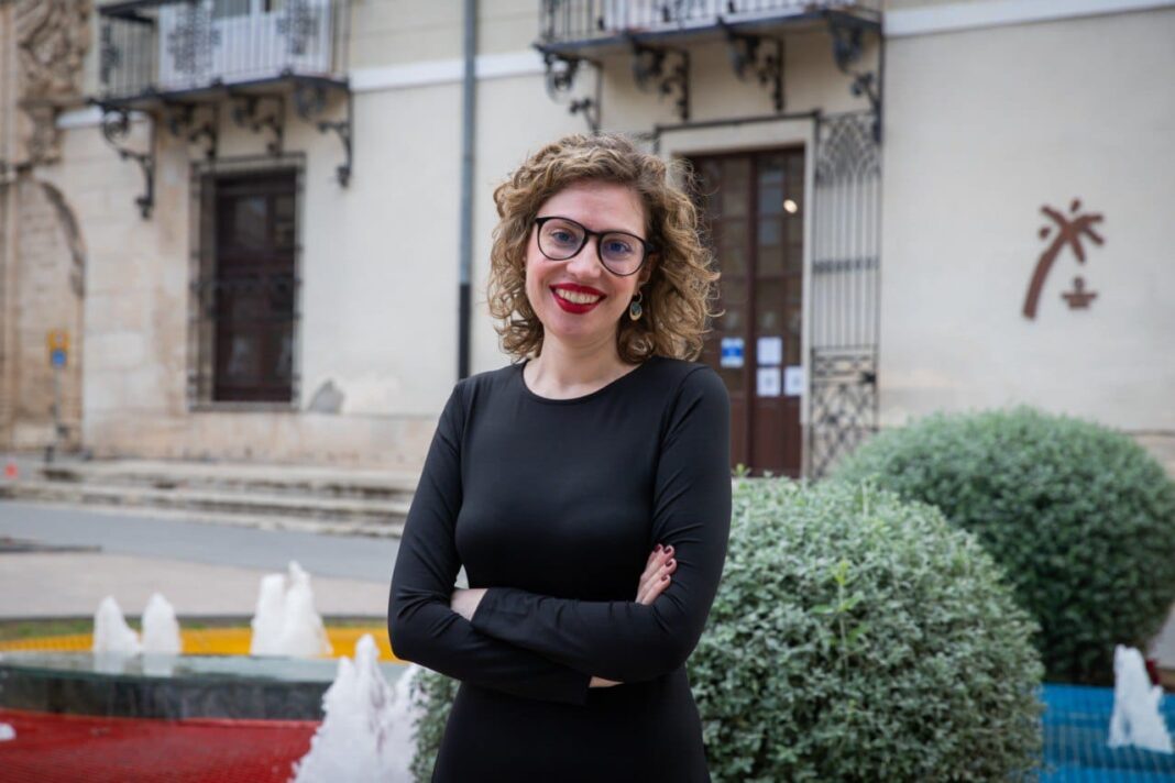 Leticia Pertegal, spokesperson for Cambiemos Orihuela and a board member of the municipal company, criticized the decision