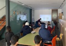 Die soziale Hilfe für Migranten aus Orihuela mit zahlreichen Werkzeugen zur Verbesserung ihrer Beschäftigungsfähigkeit Die 5-stündigen Sitzungen umfassten drei Hauptmodule: digitale Tools zur Verbesserung der Beschäftigungsfähigkeit, digitale Tools für Online-Verwaltungsaufgaben und Aktivitäten mit Ticgo Migrants