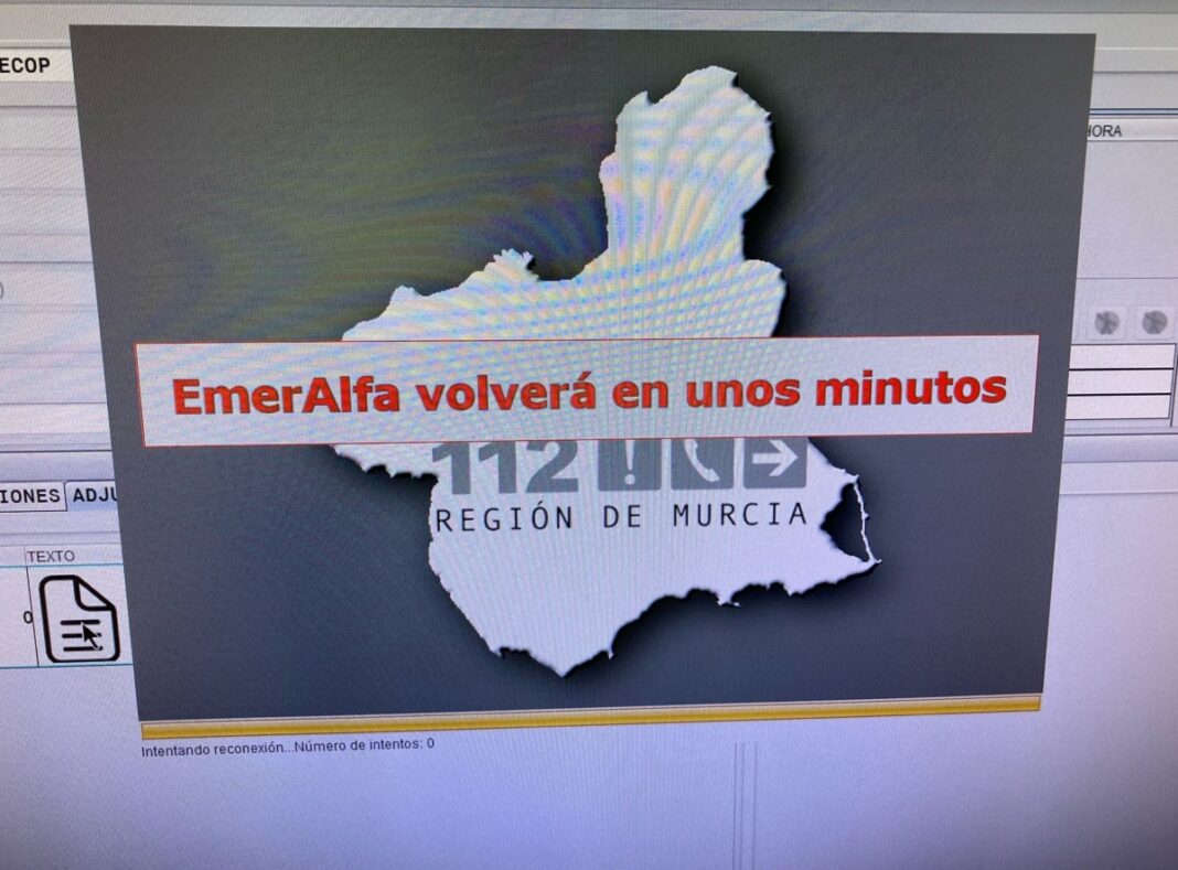 Socialist deputy Fernando Moreno highlighted that emergency responders had to manually record calls with pen and paper, delaying response times.