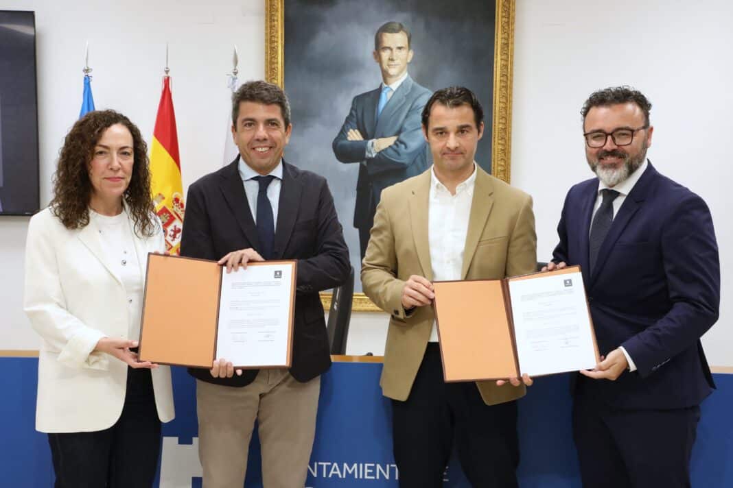 Carlos Mazón hat ein Investitionspaket in Höhe von 5 Millionen Euro zur Revitalisierung des Eras de la Sal-Komplexes in Torrevieja vorgestellt