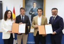 Une étincelle de 5 millions d'euros enflamme une nouvelle ère pour Eras de la Sal à Torrevieja Карлос Мазон оприлюднив інвестиційний пакет у розмірі 5 мільйонів євро для відновлення комплексу Eras de la Sal у Торрев’єсі.