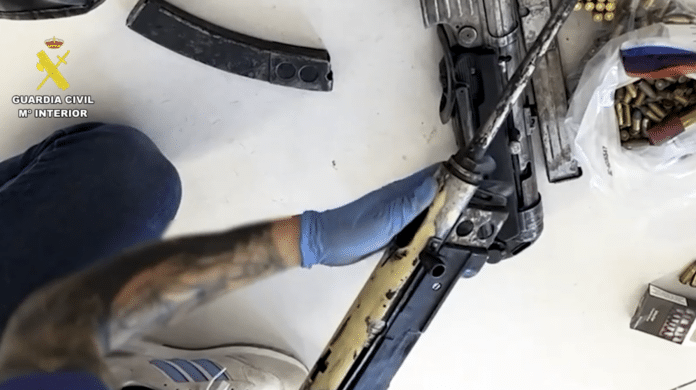 Nur einige der von der Guardia Civil beschlagnahmten Waffen