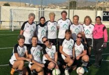 Портобелло дамський м'яч Як би ви хотіли спробувати жіночий футбол на ходу? Не має значення, якщо ви ніколи раніше не грали по м'ячу, адже у нас є чудовий тренер, який проведе вас далі.