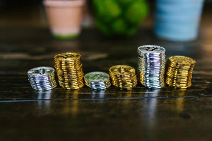 Bitcoin (BTC) and Ethereum (ETH) remain top choices for crypto day trading due to their high liquidity, predictable price movements, and substantial daily trading volumes