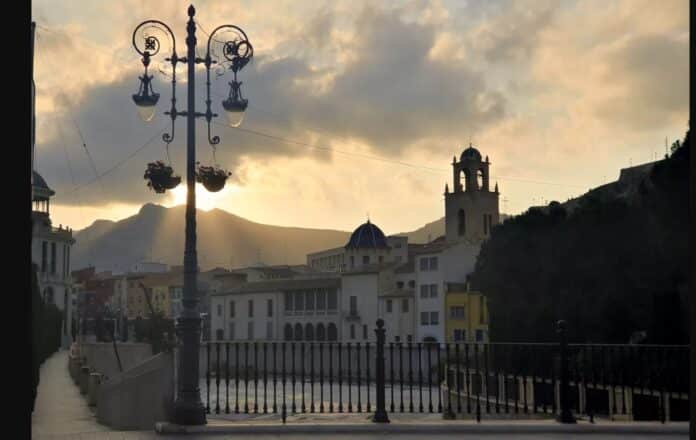 Orihuela enfrenta retrasos de 30 días en la reparación de problemas de iluminación de la calle