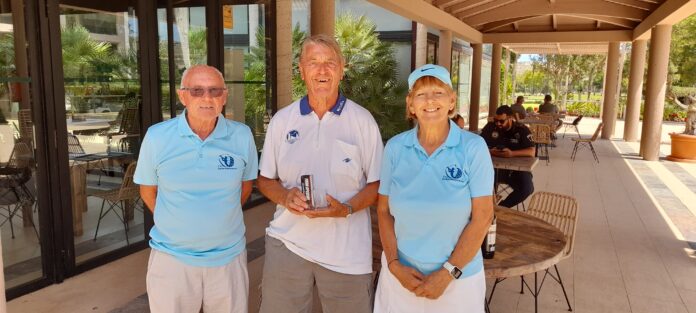 Following the round, members gathered in the clubhouse for the prize giving and well-deserved refreshments.