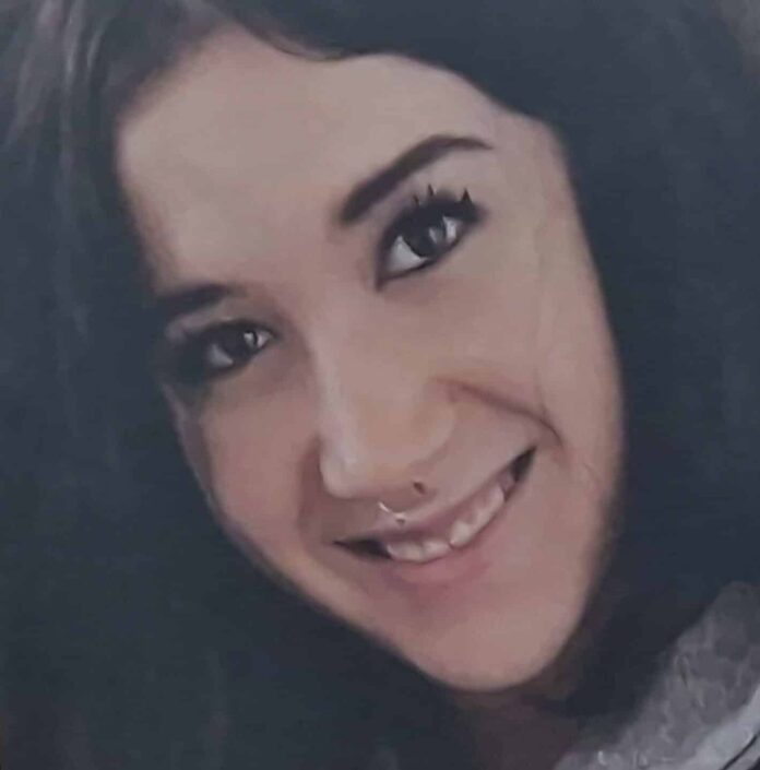 Хлоя Следователи собрали неопровержимые доказательства, связывающие обоих подозреваемых с преступлением.