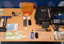 Un réseau Criminel d'Europe de l'Est démantelé à Torrevieja après une vague d'attaques à l'échelle nationale «Ми ліквідували висококваліфіковану, мобільну та безшумну злочинну операцію», – сказав речник поліції. «Але безпека будинку починається з усвідомлення та обережності».