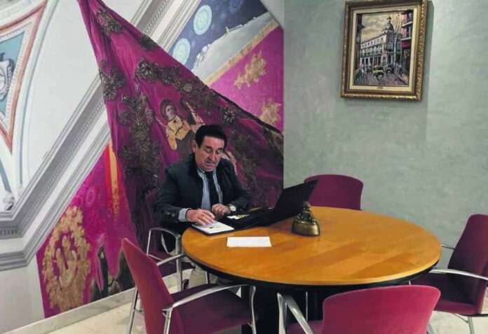 Despite Mestre's commitment to addressing long-standing issues, he regularly faces bureaucratic inertia and political opposition that hinders any progress.