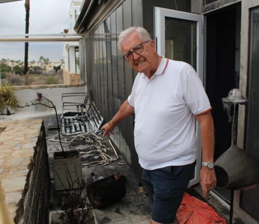 El incendio de Las Ramblas alimenta la demanda de los residentes de Orihuela Costa de que se limpie el bulevar Rodney Mayes, President of the El Farallón urbanisation —the community hit hardest by the fire — said his property sustained damage exceeding €25,000.