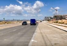 Se inaugura la nueva Avenida José Carreras en Torrevieja para facilitar el tráfico en la CV-905 The new road replaces the previously used “goat path,” which was closed in March 2024 due to the start of major residential development in the area.