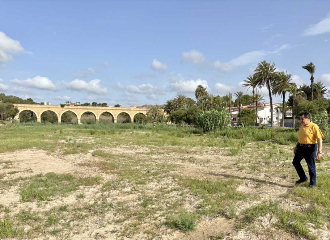 herunterladen Ebenfalls nicht enthalten ist das Campoamor-Viadukt N-332, das aus dem 1. Jahrhundert stammt.