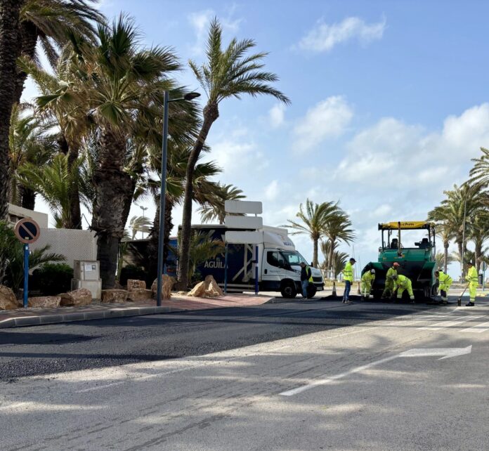 fotoconcejalobrasbaches Прогнозируется, что годовые расходы на содержание дорог составят 1.3 млн евро до 2029 года. Это на 555,000 767,000 евро больше, чем по предыдущему контракту с частной компанией, который составлял XNUMX XNUMX евро в год.