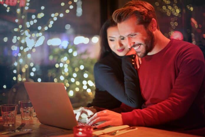 A good casino site must balance user experience, game variety, security, and promotions to ensure players have an enjoyable and trustworthy gaming experience