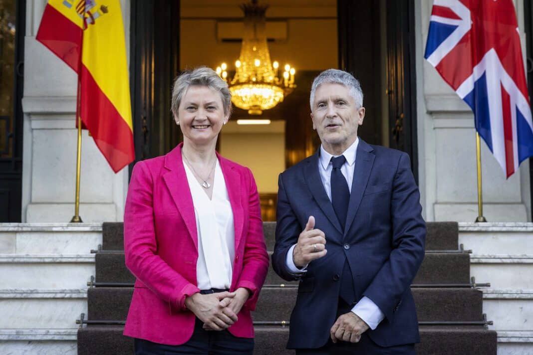 Spain and the United Kingdom strongly advise British nationals living in Spain to apply for the Foreigner’s Identity Card (Tarjeta de Identidad de Extranjero, TIE)