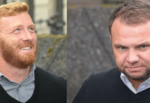 Doubles funérailles pour le couple de gangsters abattu sur la Costa del Sol Des funérailles communes ont eu lieu à Bishopbriggs, East Dunbartonshire, pour Eddie Lyons Jnr (46) et Ross Monaghan (43), deux personnalités liées au groupe criminel Lyons, après leur fusillade mortelle dans un bar de Fuengirola.