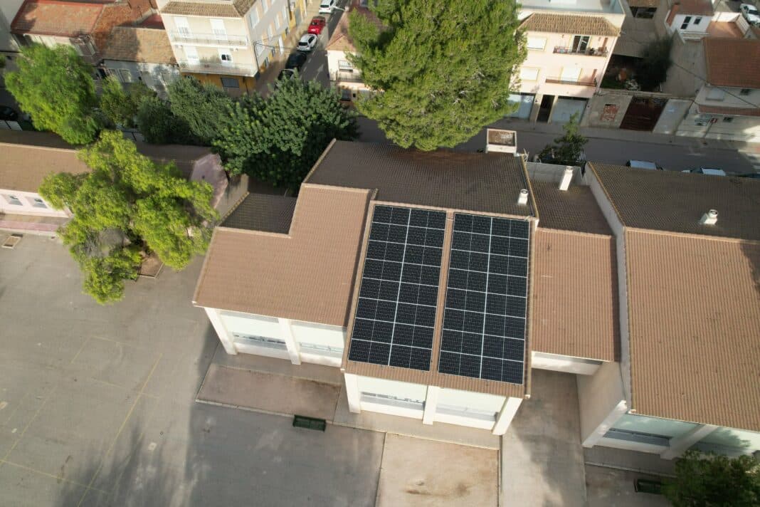 The town of Rafal is already seeing clear benefits from its 2023 Energy Efficiency Plan, which included the installation of solar panels on several municipal buildings