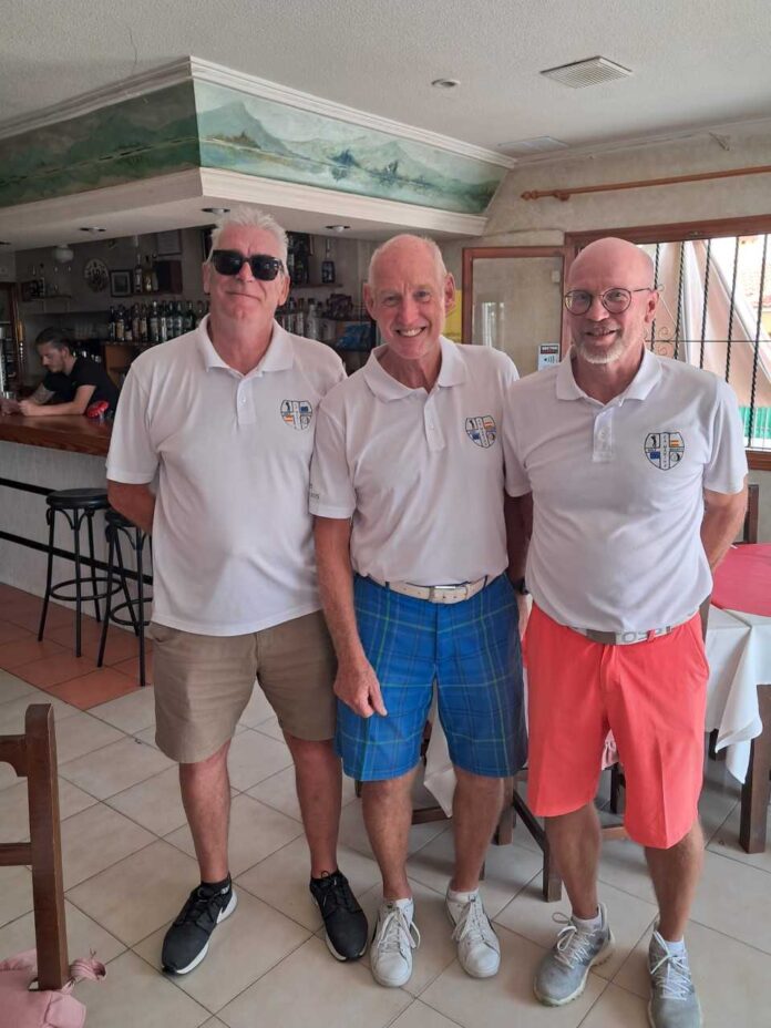 Players of the La Marina Golf Society had to set alarm clocks to go off before the sun had woken up this Thursday to enable all 23 to depart heading to La Finca for their 9.30am 1st tee time.