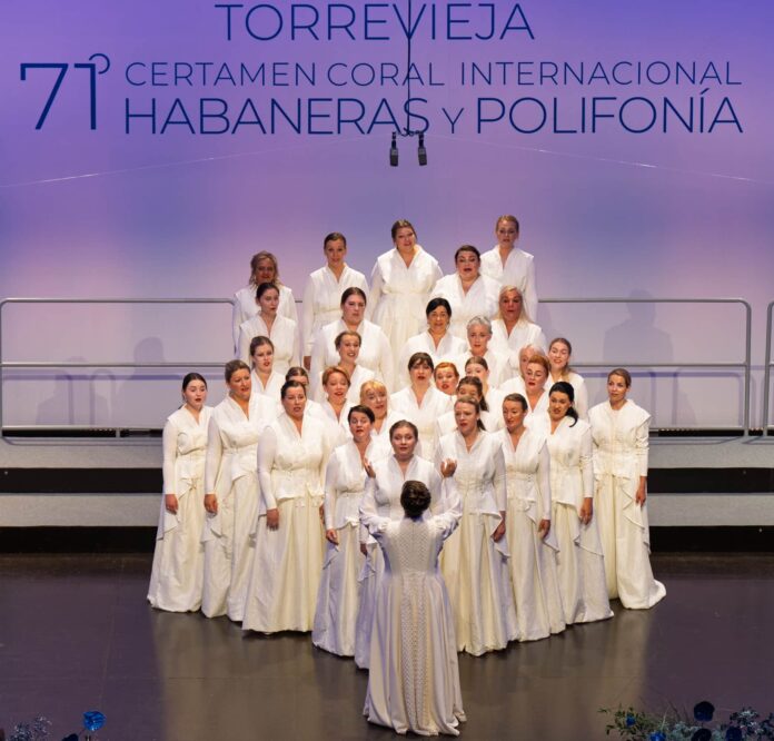 CORO BALTA DE RIGA - LETTONIE Au cœur de l’édition de cette année se trouvait le triomphe retentissant de la chorale lettone Balta de Riga.