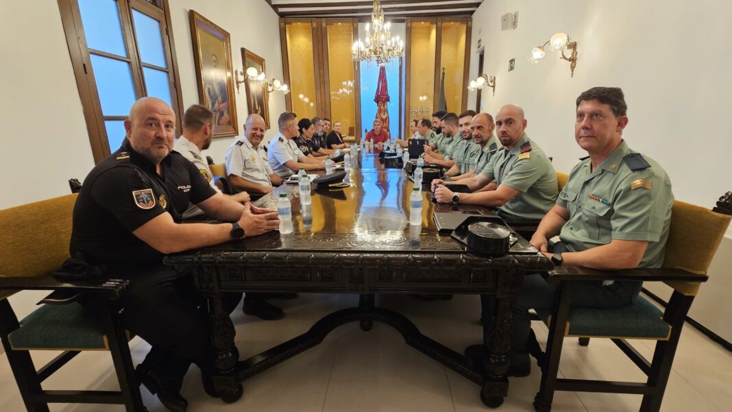 With so much at stake for Orihuela Costa’s security infrastructure, the decision to exclude, or the failure to involve, Mestre in these discussions raises serious questions about how seriously the coastal zone is being prioritized at the political level.