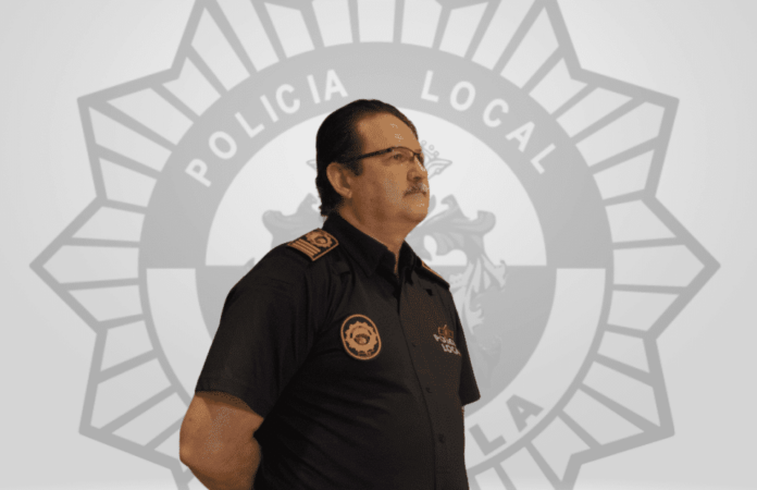 Están surgiendo preguntas sobre si esta acción puede estar relacionada con acusaciones anteriores que Pomares hechos contra los altos funcionarios municipales, incluido el alcalde Pepe Vegara y el concejal de la seguridad ciudadana Mónica Pastor