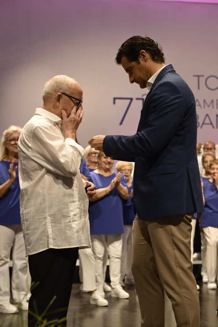 The festival’s organizing committee awarded its prestigious Golden Shield to José María Alcañiz Baeza