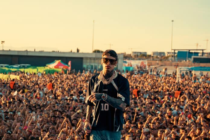 Das Festival fand am 26. und 27. Juli statt und brachte mehr als 24,000 Besucher zusammen, die zum Rhythmus der Topstars aus Reggaeton und Urban Music tanzten und feierten.