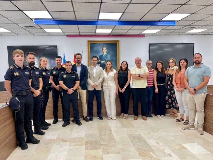 Torrevieja has also welcomed back 38 local police officers who recently completed the initial phase of their training at the Valencian Institute of Public Safety