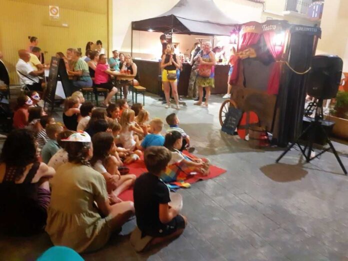 Gedurende de twee avonden zijn er ook workshops voor kinderen, demonstraties van pottenbakken en andere ambachten, terwijl de kleintjes (en hun ouders!) worden vermaakt met verhalen vertellen, poppenkastvoorstellingen en tafelspellen.