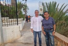 Geniet van Orihuela Costa nu de Aguamarina-promenade weer opengaat Zowel de burgemeester als de wethouder van de Kust vieren de heropening van de Paseo