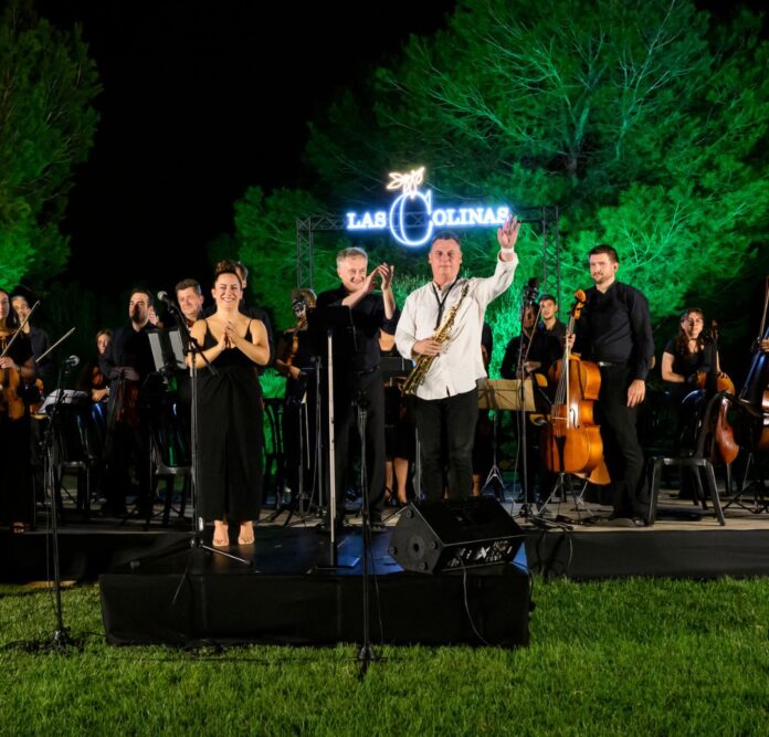 539527831_1357249369739718_1226766896020311115_n Introducido solo el verano pasado, esta serie de conciertos se ha convertido rápidamente en un hito cultural en la costa, trayendo música de alta calidad tanto a los residentes locales como a la afluencia de visitantes nacionales e internacionales durante la temporada de vacaciones.
