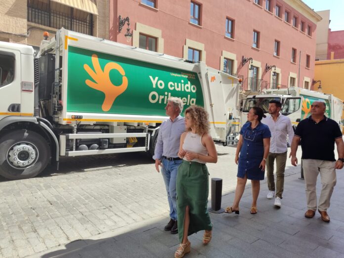 El Ayuntamiento de Orihuela ha lanzado una gran mejora a su servicio de recolección de residuos urbanos al presentar cuatro camiones de basura nuevos dedicados a Orihuela Costa.