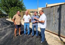 Orihuela invests €80,000 in resurfacing 9,000 m² of roads in La Aparecida The project, which began just two weeks ago, is being carried out across both the town centre and surrounding districts.
