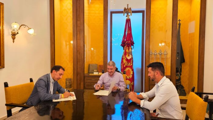 Rada Miasta Orihuela i Wydział Ruchu Drogowego Prowincji Alicante (DGT) podpisały umowę o współpracy mającą na celu utworzenie oficjalnej, komputerowej sali wykładowej do przeprowadzania egzaminów teoretycznych na prawo jazdy w Orihuela.