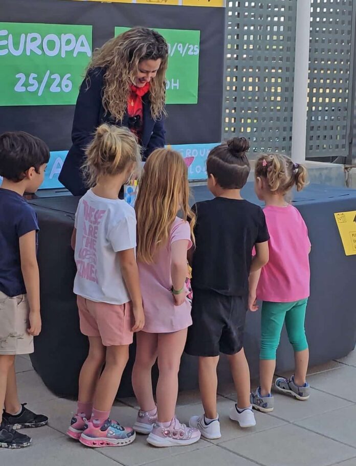 foto coles 3 Radny Vicente Pina poinformował, że zajęcia w 44 ośrodkach edukacyjnych Orihueli, w tym w szkołach podstawowych i średnich, szkołach średnich, Szkole Języków Obcych, Konserwatorium i Szkole dla Dorosłych, wznowiły się normalnie.