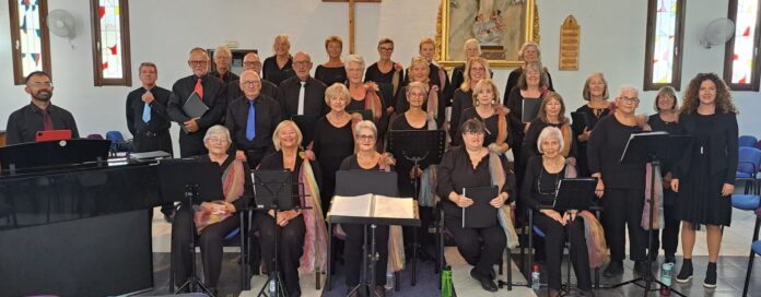The choir also welcomes new singers to join its international group, which currently includes members from across Europe and North America, supported by Spanish musicians as director and pianist