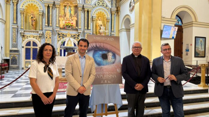 La imagen marca el inicio de la cuenta atrás para las fiestas, que comenzarán el 14 de noviembre con la presentación de la tercera edición de la Mater Inmaculada anual. El cartel ahora se exhibirá por toda la ciudad.