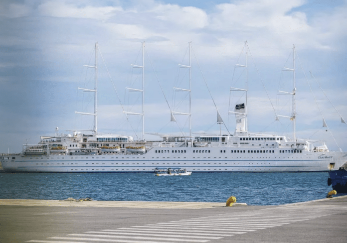 De Club Med 2 wordt algemeen beschouwd als het vlaggenschip van het bedrijf en is een van de meest luxueuze zeilboten ter wereld. De boot is in gebruik sinds 1992.