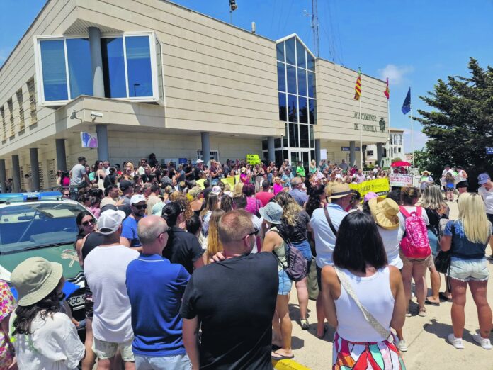 Związek zawodowy STEPV określił sytuację w szkołach w Orihuela Costa jako „nie do utrzymania” i apeluje o pilną interwencję zarówno do ministerstwa regionalnego, jak i rady miasta.