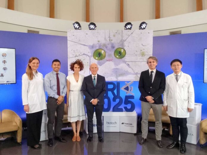 Questa importante conferenza sulla chirurgia oculare, guidata dal Prof. Jorge Alió, ha riunito ad Alicante 124 esperti nazionali e internazionali in oftalmologia