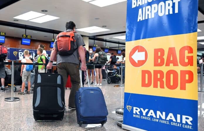 De rechtbank in Elche sprak de straf uit na een schikking. Naast drie maanden gevangenisstraf kreeg hij een boete van € 180 voor lichte bedreigingen en moest hij € 3,505 schadevergoeding betalen aan de gewonde werknemer.