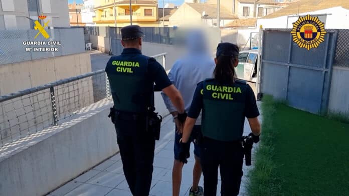 Les autorités ont salué la réaction rapide des résidents locaux, soulignant que le signalement rapide des activités suspectes contribue à assurer la sécurité de la communauté.